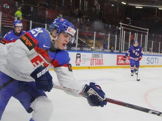 Peter Repčík v zápase Slovensko - USA počas MS v hokeji do 20 rokov 2024.