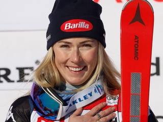 Mikaela Shiffrinová sa teší z víťazstva v slalomových pretekoch v Aare. 