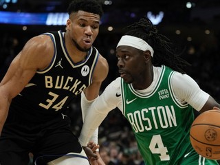 Jrue Holiday v drese Bostonu Celtics. 