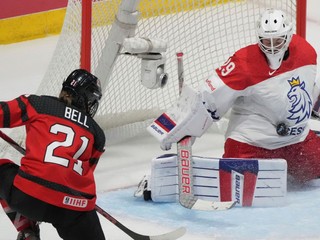Momentka zo zápasu Kanada - Česko na MS v hokeji žien