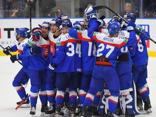 Víťazná radosť slovenských hokejístov v predĺžení v zápase Slovensko - USA v skupine B na MS v hokeji 2024.