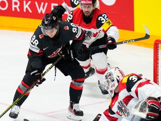 Momentka zo zápasu Kanada - Rakúsko