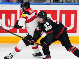 Momentka zo zápasu Kanada - Rakúsko na MS v hokeji 2024