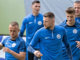 Vpredu zľava Stanislav Lobotka a Milan Škriniar.