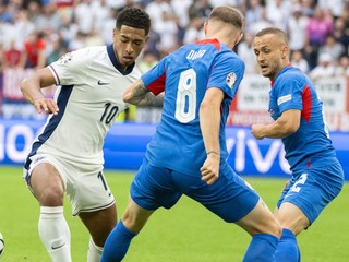 Sprava Stanislav Lobotka, Ondrej Duda a Jude Bellingham v zápase Slovensko - Anglicko v osemfinále EURO 2024.