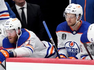 Hokejisti Edmontonu po prehre vo finále NHL.