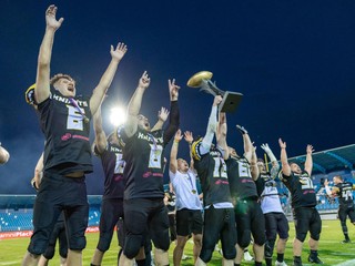 Oslavy hráčov Nitry Knights po triumfe v Czech Bowle