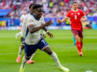 Anglický futbalista Bukayo Saka.