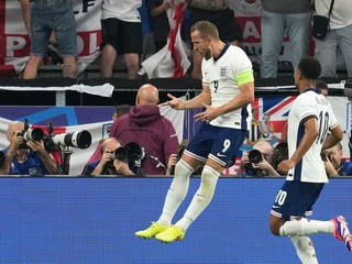 Harry Kane sa teší po strelenom góle v zápase Holandsko - Anglicko v semifinále EURO 2024.