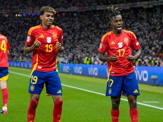 Nico Williams (vpravo) a Lamine Yamal.