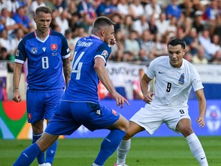 Ondrej Duda, Milan Škriniar a Renat Dadašov počas zápasu Slovensko - Azerbajdžan v 2. kole C-divízie 1. skupiny Ligy národov.