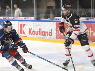 Jeremy Bracco (vľavo) v drese HKM Zvolen.