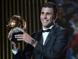Rodri získal Zlatú loptu 2024.