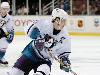 Paul Kariya.