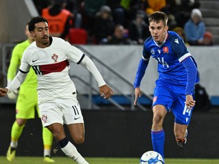Mário Sauer (vpravo) v drese Slovenska U21.