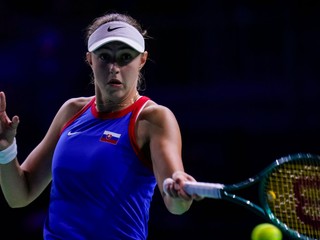 ONLINE: Renáta Jamrichová - Hailey Baptisteová, Billie Jean King Cup 2025 (1. dvojhra).