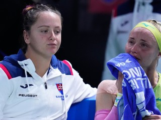 Viktória Hrunčáková a Rebecca Šramková po prehre vo finále Pohára Billie Jean Kingovej