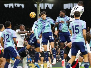 Kai Havertz (v strede) v zápase Fulham FC - Arsenal FC v 15. kole Premier League.