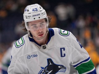 Obranca Vancouver Canucks Quinn Hughes.