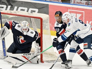 Fotka zo zápasu HK Nitra - HC Slovan Bratislava.