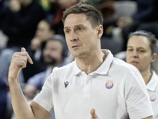Tréner slovenských basketbalistiek Martin Pospíšil.