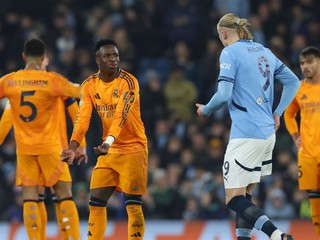 Vinicius Junior a Erling Haaland v zápase Manchester City - Real Madrid.