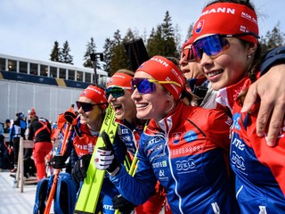 Úspešná slovenská ženská štafeta na MS v biatlone 2025.