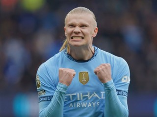 Erling Haaland sa teší po strelenom gól v zápase Manchester City - Brighton & Hove Albion v 29. kole Premier League.