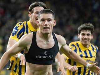 Gólová radosť futbalistov DAC, v popredí strelec gólu Damir Redzic.