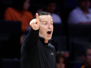 Tréner Clevelandu Kenny Atkinson.