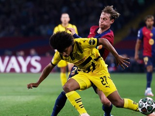 Adeyemi proti Barcelone.