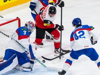 Fotka zo zápasu Slovensko - Rakúsko na MS v hokeji 2025.