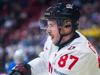 Sidney Crosby v zápase Kanada - Slovinsko na MS 2025 v hokeji.