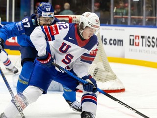 Fotka zo zápasu Kazachstan - USA na MS v hokeji 2025.