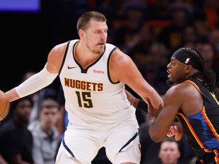 Nikola Jokič v zápase Denver - Oklahoma City.