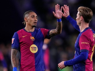 Raphinha a Frenkie de Jong.
