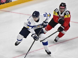 Fotka zo zápasu Rakúsko - Fínsko na MS v hokeji 2025.