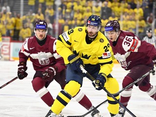 Fotka zo zápasu Švédsko - Lotyšsko na MS v hokeji 2025.