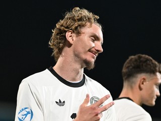 Nick Woltemade (vľavo) sa teší po premenenej penalte v zápase Nemecko - Slovinsko v skupine B na EURO U21 2025.