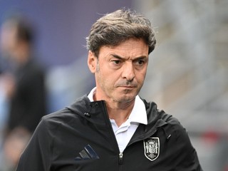 Na snímke tréner Santi Denia.