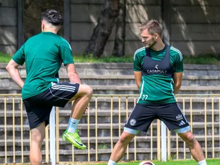 Roman Begala a Juraj Kotula počas prvého tréningu, ktorým odštartovali letnú prípravu na novú sezónu Niké ligy.