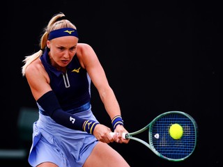 Slovenská tenistka Rebecca Šramková na turnaji WTA v Nottinghame. 