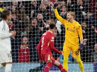 Brankár Liverpoolu Caoimhin Kelleher.
