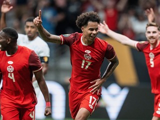 Tajon Buchanan oslavuje gól do siete Hondurasu.