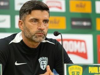 Hlavný tréner MŠK Žilina Pavol Staňo počas tlačovej konferencie pred odvetným zápasom 2. predkola Konferenčnej ligy medzi MŠK Žilina - Raków Čenstochová.