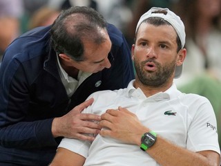 Grigor Dimitrov sa zranil v osemfinále Wimbledonu 2025.