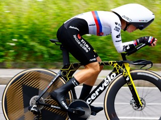 Slovenská cyklistka Viktória Chladoňová počas časovky na Giro d'Italia Women 2025.