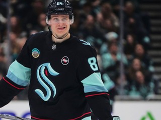 Kaapo Kakko v drese Seattlu.
