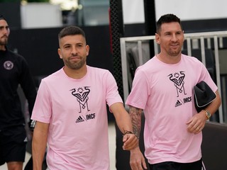 Jordi Alba a Lionel Messi. 