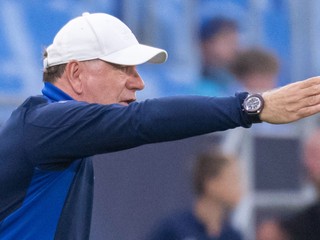 Tréner futbalistov Slovana Vladimír Weiss st.